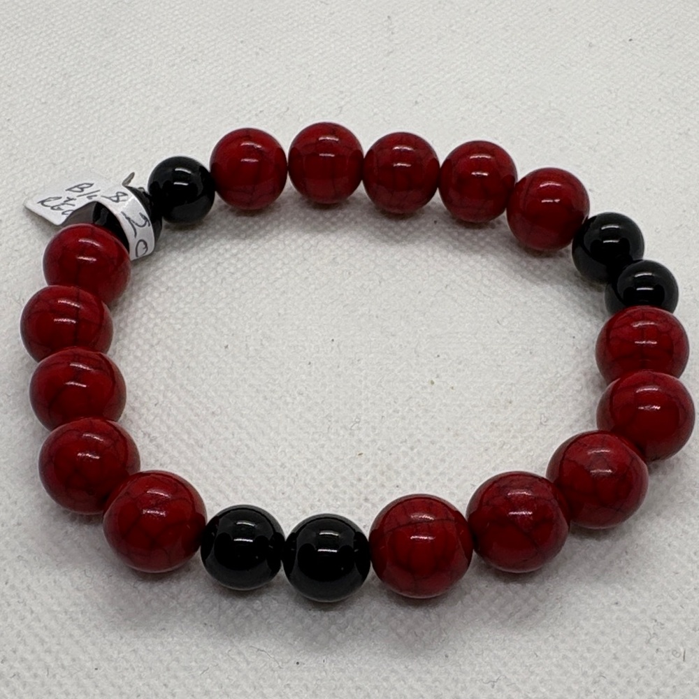 Chic Red and Black Beaded Bracelet
